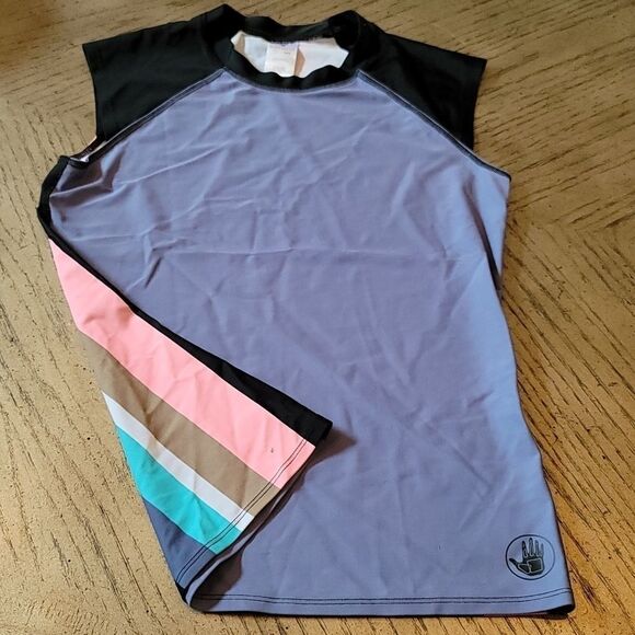 Body Glove size M sleeveless top💙🤍 - Picture 1 of 4